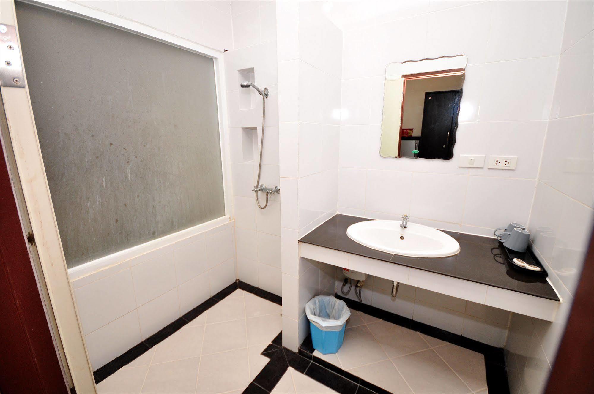 Oyo 792 Omsaga Phuket