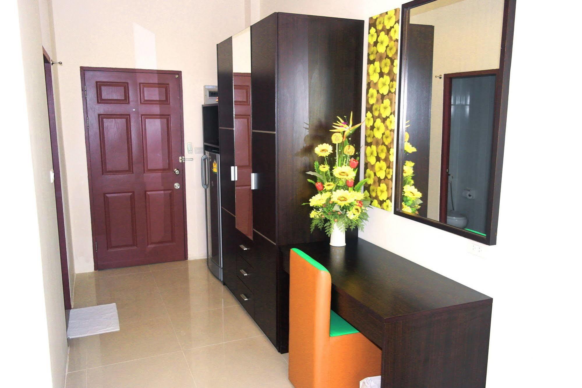 Hotel Oyo 792 Omsaga Phuket