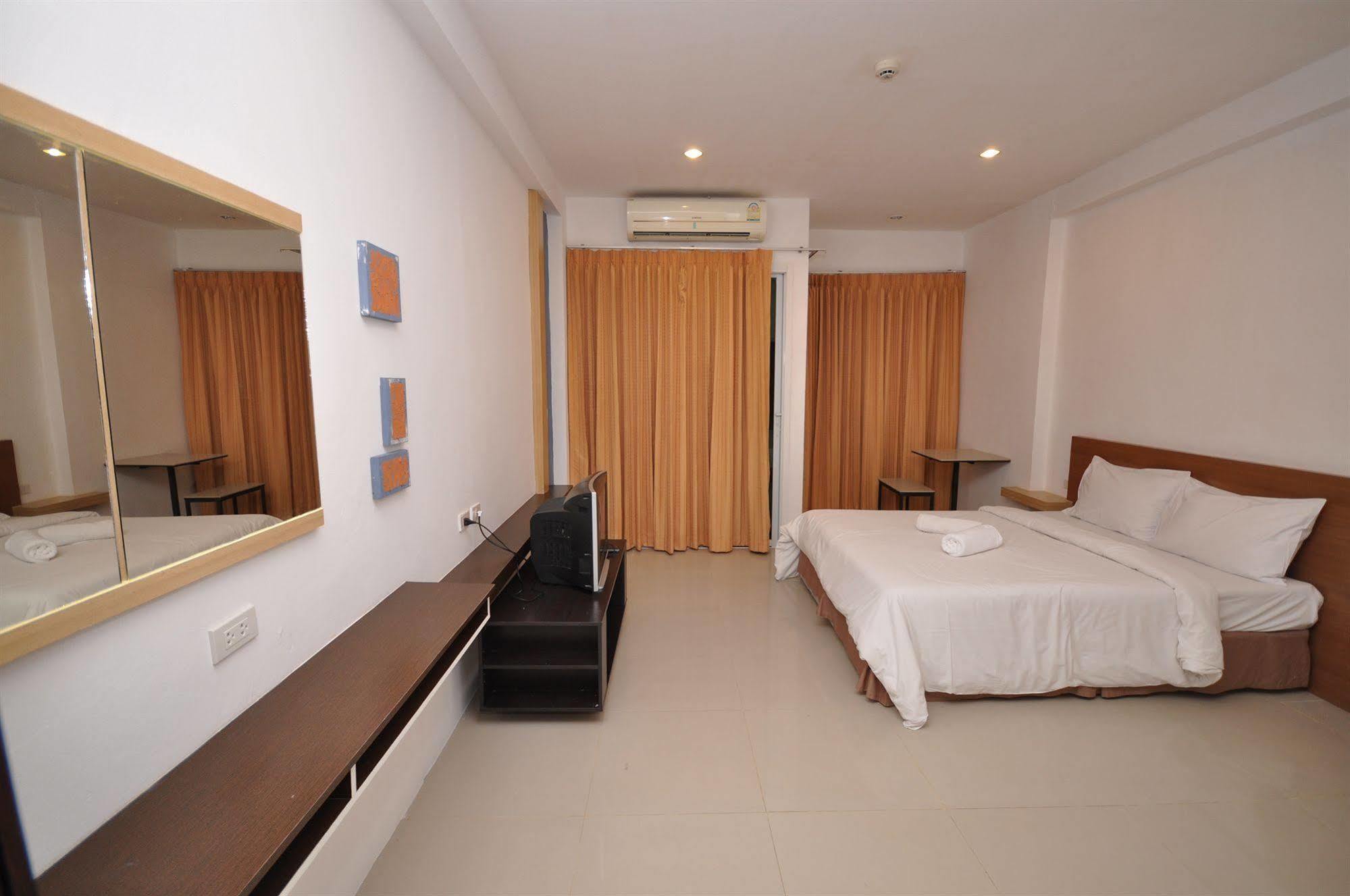 Oyo 792 Omsaga Hotel Phuket