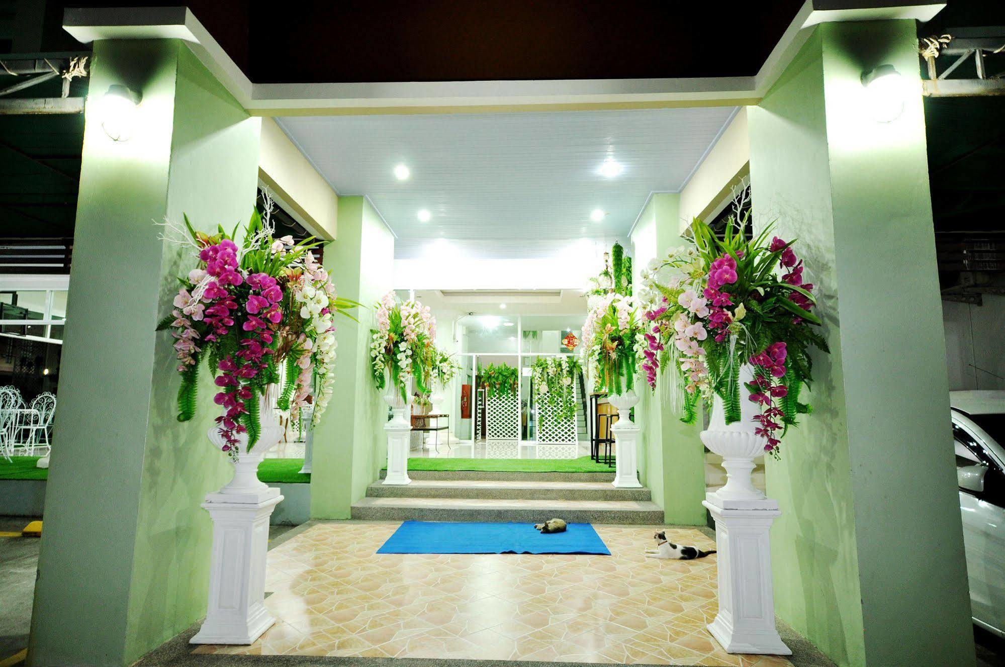 Hotel Oyo 792 Omsaga Phuket